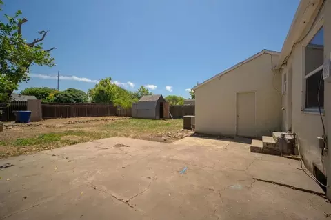 Exterior - 214 Ferguson Ave, Modesto, CA 95354 photo 5 of 8
