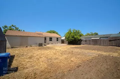 Exterior - 214 Ferguson Ave, Modesto, CA 95354 photo 6 of 8