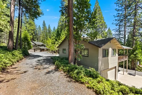 19280 Woodridge Dr, Pioneer, CA 95666