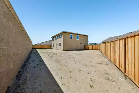 Exterior - 2386 Satin Leaf Ct, Lodi, CA 95242 photo 4 of 5