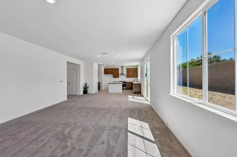 Living - 2386 Satin Leaf Ct, Lodi, CA 95242 photo 2 of 3