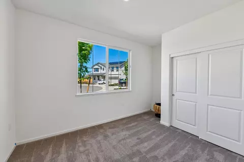 Bedroom - 2386 Satin Leaf Ct, Lodi, CA 95242 photo 1 of 10