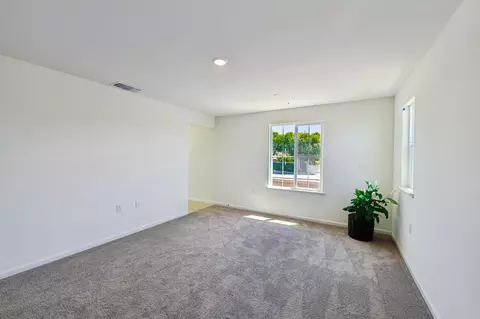 Living - 2386 Satin Leaf Ct, Lodi, CA 95242 photo 3 of 3