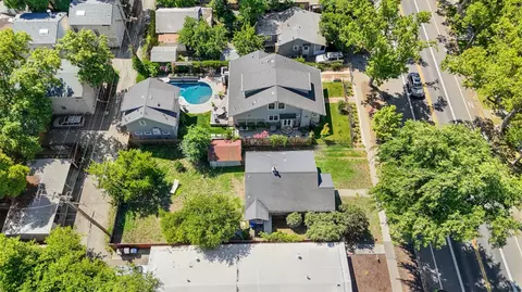 View/Area - 620 F St, Davis, CA 95616 photo 4 of 10