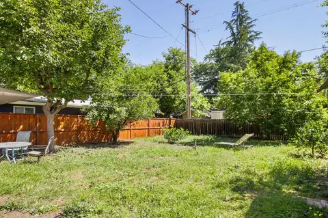 Exterior - 620 F St, Davis, CA 95616 photo 3 of 9
