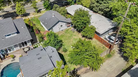 View/Area - 620 F St, Davis, CA 95616 photo 1 of 10