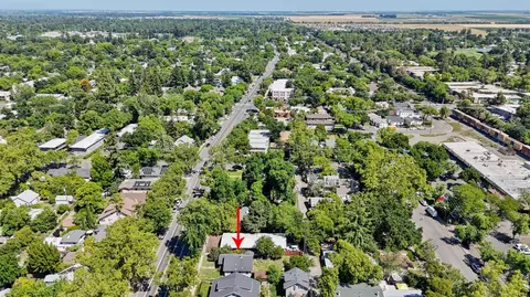 View/Area - 620 F St, Davis, CA 95616 photo 8 of 10