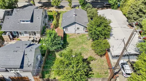 View/Area - 620 F St, Davis, CA 95616 photo 2 of 10
