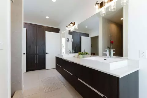 Bath - 159 Stone Ridge Ct, Murphys, CA 95247 photo 5 of 11