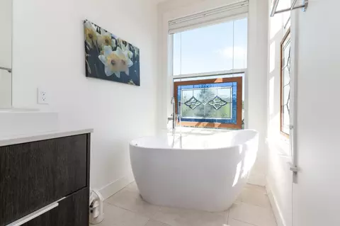 Bath - 159 Stone Ridge Ct, Murphys, CA 95247 photo 4 of 11