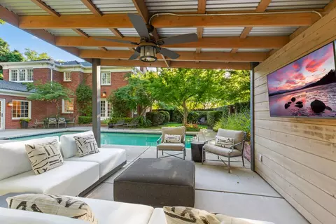 Exterior - 930 Sycamore Ave, Modesto, CA 95350 photo 16 of 30