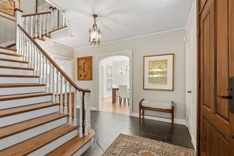 Entry Way - 930 Sycamore Ave, Modesto, CA 95350 photo 3 of 4
