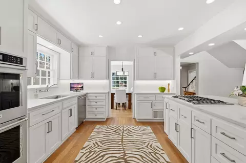Kitchen - 930 Sycamore Ave, Modesto, CA 95350 photo 3 of 4