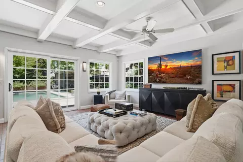 Living - 930 Sycamore Ave, Modesto, CA 95350 photo 5 of 7
