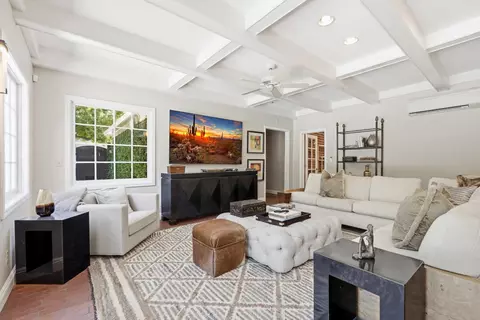 Living - 930 Sycamore Ave, Modesto, CA 95350 photo 6 of 7