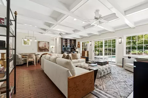 Living - 930 Sycamore Ave, Modesto, CA 95350 photo 7 of 7