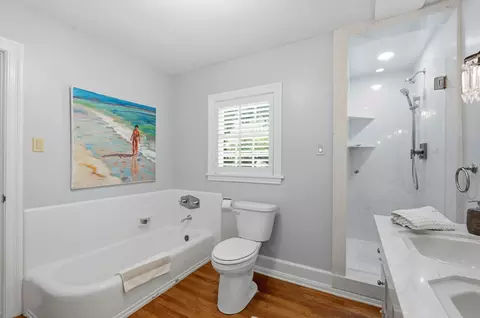 Bath - 930 Sycamore Ave, Modesto, CA 95350 photo 3 of 7