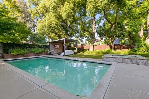 Exterior - 930 Sycamore Ave, Modesto, CA 95350 photo 21 of 30