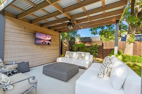 Exterior - 930 Sycamore Ave, Modesto, CA 95350 photo 23 of 30