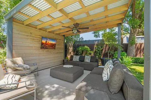 Exterior - 930 Sycamore Ave, Modesto, CA 95350 photo 10 of 30