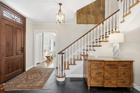 Entry Way - 930 Sycamore Ave, Modesto, CA 95350 photo 1 of 4