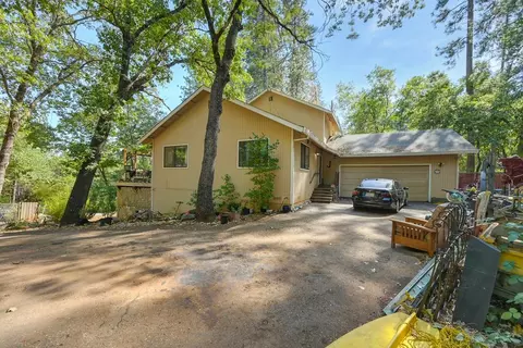 19170 Tiger Lily Ln, Grass Valley, CA 95945