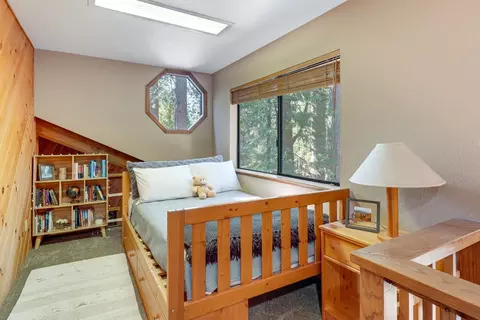 Bedroom - 2387 Black Oak Dr, Arnold, CA 95223 photo 1 of 9