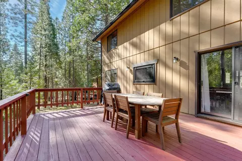 Exterior - 2387 Black Oak Dr, Arnold, CA 95223 photo 4 of 10