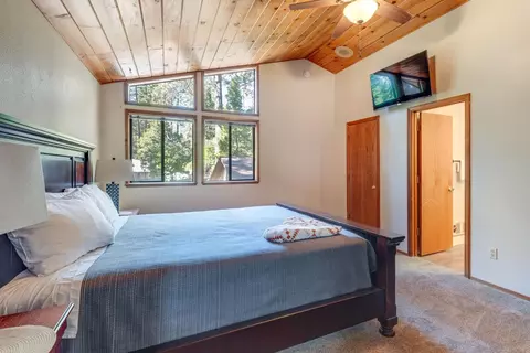 Bedroom - 2387 Black Oak Dr, Arnold, CA 95223 photo 2 of 9