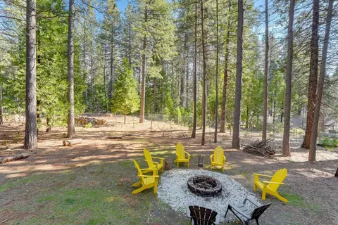 Exterior - 2387 Black Oak Dr, Arnold, CA 95223 photo 3 of 10