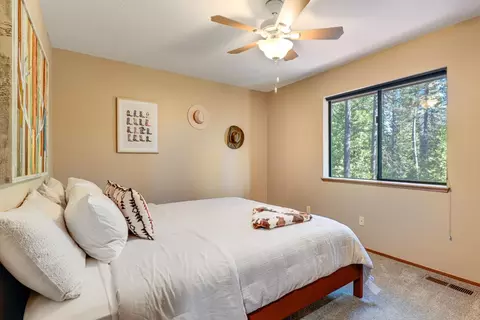 Bedroom - 2387 Black Oak Dr, Arnold, CA 95223 photo 4 of 9
