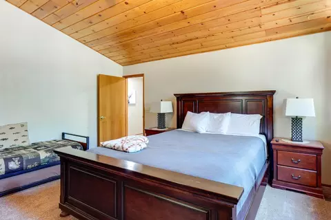 Bedroom - 2387 Black Oak Dr, Arnold, CA 95223 photo 3 of 9