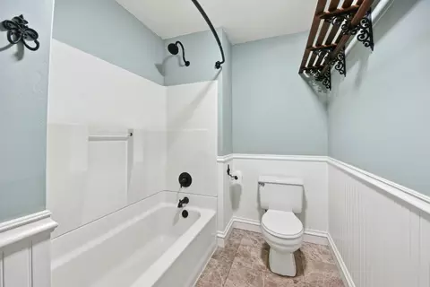 Bath - 125 E Oak St, Colfax, CA 95713 photo 2 of 3