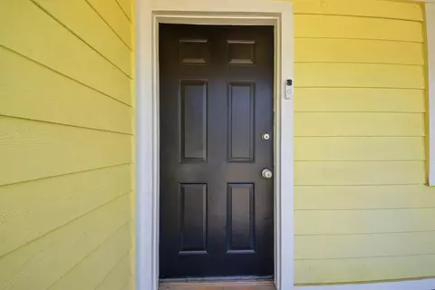 Entry Way - 125 E Oak St, Colfax, CA 95713 photo 1 of 6