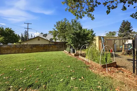 Exterior - 125 E Oak St, Colfax, CA 95713 photo 7 of 12
