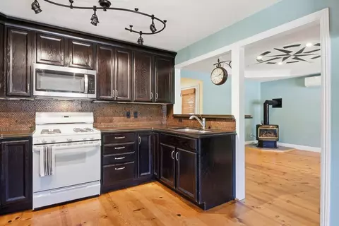 Kitchen - 125 E Oak St, Colfax, CA 95713 photo 3 of 3