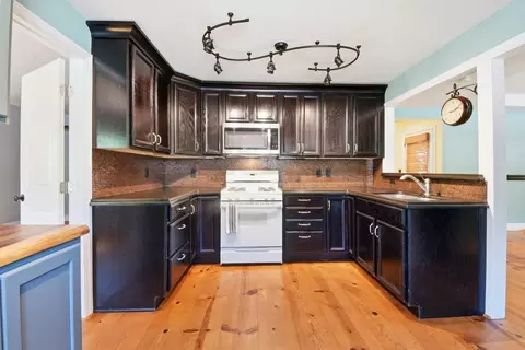 Kitchen - 125 E Oak St, Colfax, CA 95713 photo 2 of 3
