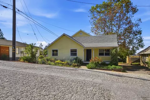 Exterior - 125 E Oak St, Colfax, CA 95713 photo 11 of 12