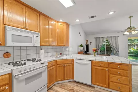 Kitchen - 1795 Brookside Dr, Manteca, CA 95336 photo 5 of 5