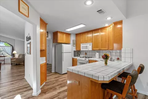 Kitchen - 1795 Brookside Dr, Manteca, CA 95336 photo 3 of 5
