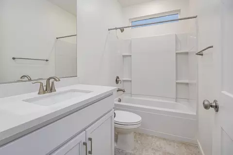 Bath - 4039 Porton Ln, Carmichael, CA 95608 photo 1 of 3