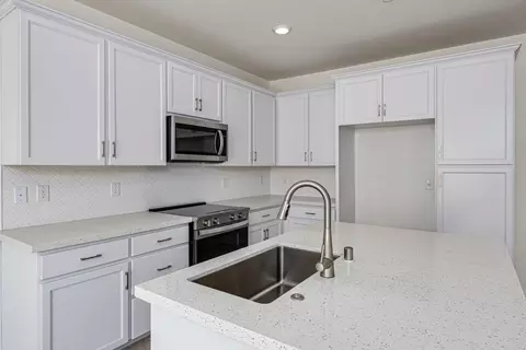 Kitchen - 4039 Porton Ln, Carmichael, CA 95608 photo 1 of 5