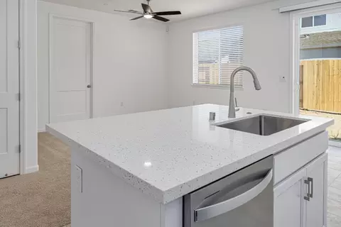 Kitchen - 4039 Porton Ln, Carmichael, CA 95608 photo 5 of 5