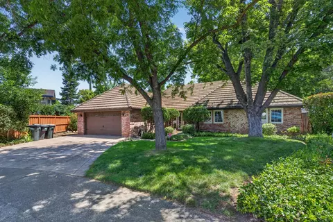 5904 Courville Ct, Fair Oaks, CA 95628