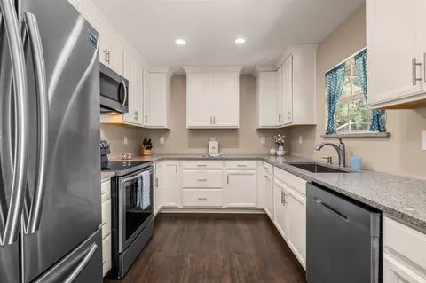 Kitchen - 2715 Morrene Dr, Placerville, CA 95667 photo 3 of 6