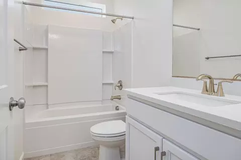 Bath - 4044 Porton Ln, Carmichael, CA 95608 photo 1 of 2