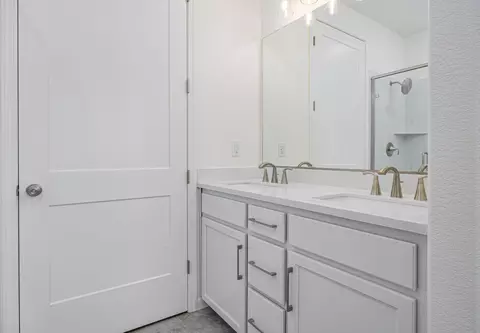 Bath - 4044 Porton Ln, Carmichael, CA 95608 photo 2 of 2