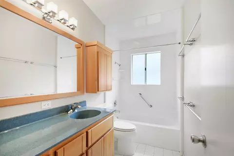Bath - 101 E 7th St, Davis, CA 95616 photo 5 of 5