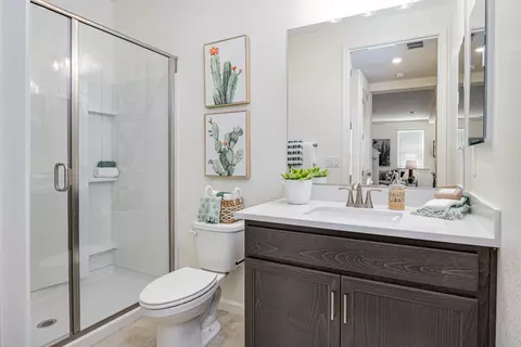 Bath - 4043 Porton Ln, Carmichael, CA 95608 photo 1 of 4