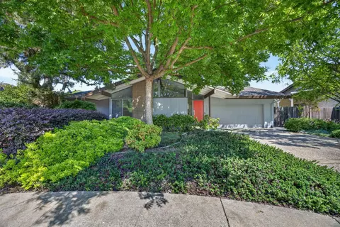 6301 Longridge Way, Sacramento, CA 95831
